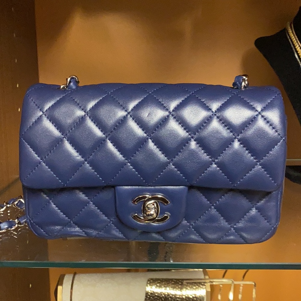 ❤️ Authentic CHANEL Blue Quilted Lambskin rectangular Flap mini - Picture 1 of 11